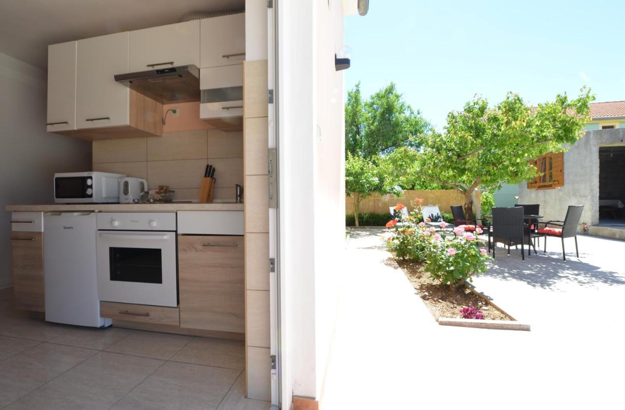 Apartment Kokic Pridraga Exterior photo